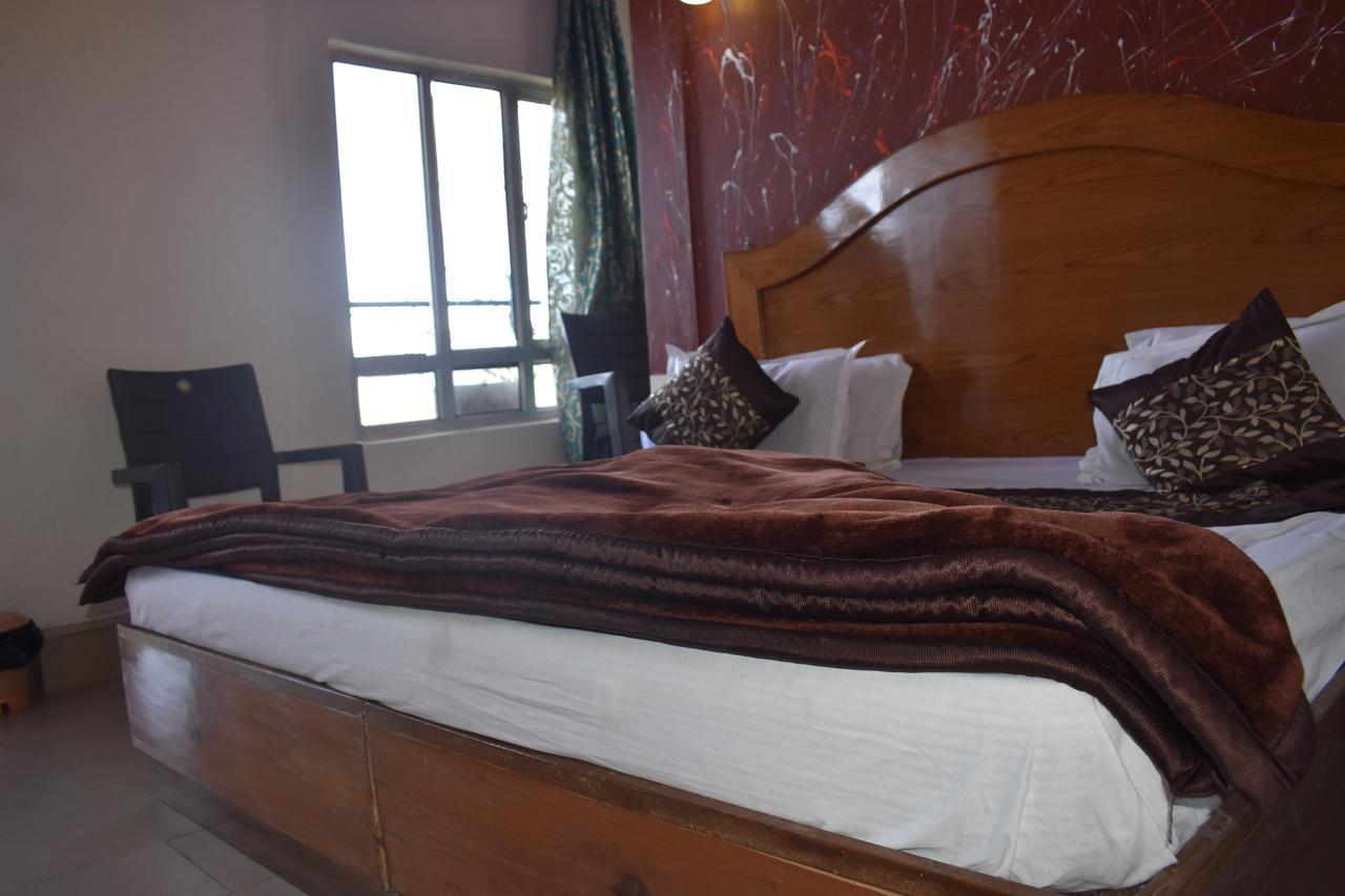 Hotel Akanksha Anand Plaza Mussoorie Exterior foto